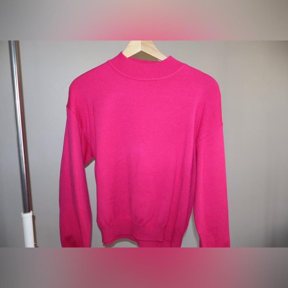 Hot Pink Vestique Women’s Sweater Size Small